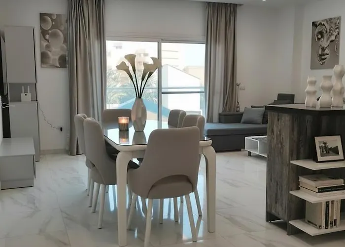 Stylish Gray Sea View 201